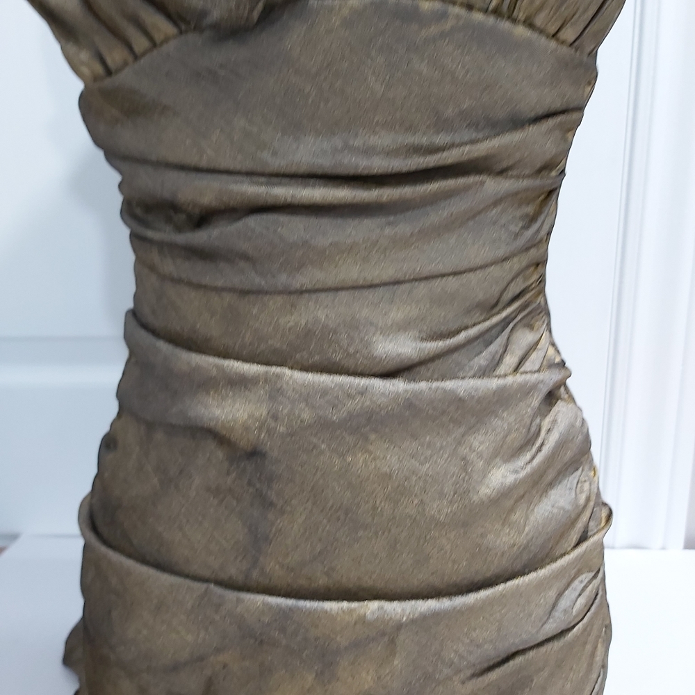 Jessica McClintock MetalicGold Ruffled Cocktail Dress necklace included - Picture 3 of 14